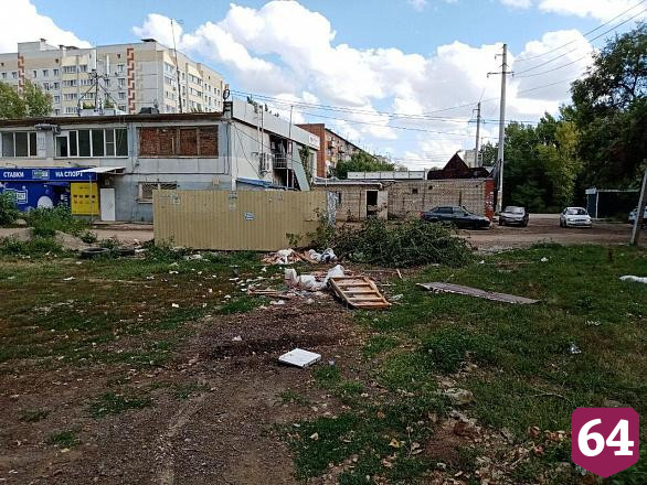 Соседствующую с детсадом мусорку приведут в порядок на следующей неделе