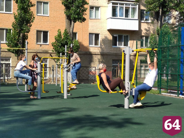 В Саратове достраивают школьный спорткомплекс с бассейном 