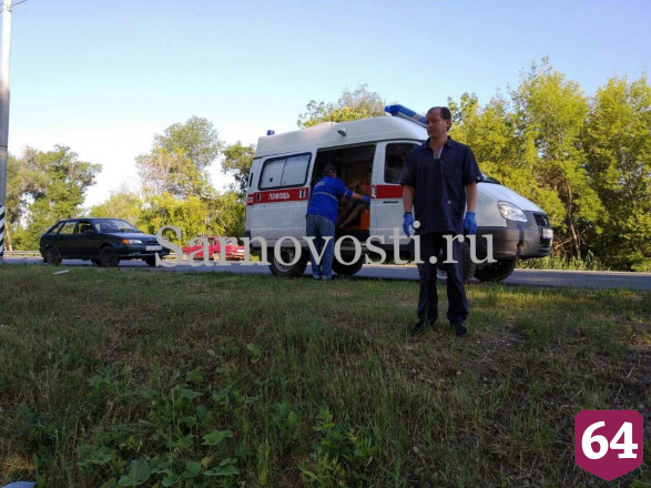 Пьяный водитель сбежал от врачей после ДТП под Саратовом