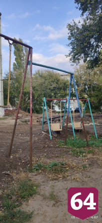 Детская площадка напомнила саратовцам о Припяти
