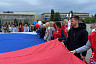 В Саратове в День России развернули 60-метровый флаг
