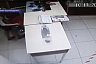 Кража телефона из салона связи попала на камеры
