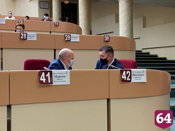 В Саратове после выговора министру 29 дорог передали на региональный уровень 