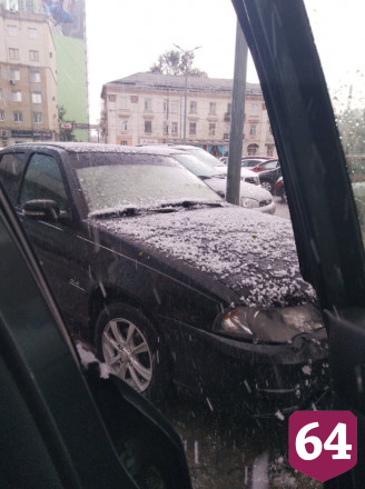 В Энгельсе прошел дождь с градом