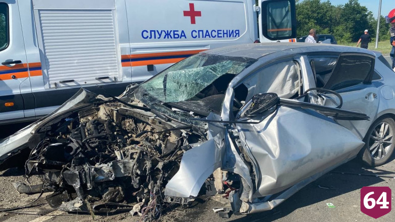 Двое взрослых и дети покалечились в ДТП под Саратовом 
