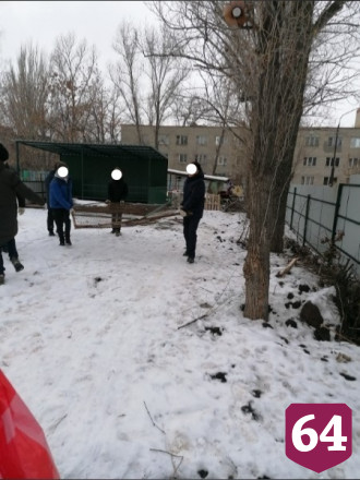Учитель возмущена привлечением школьников к уборке территории на морозе