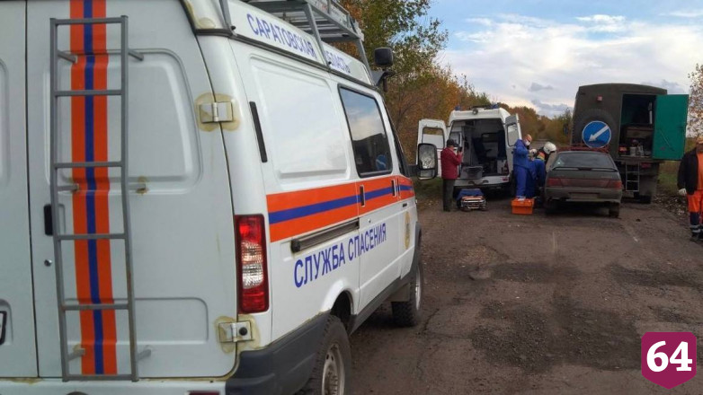 Водителя зажало в разбитой «Ладе» после ДТП с грузовиком