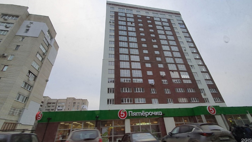 В Саратове при падении из высотки погиб мужчина 