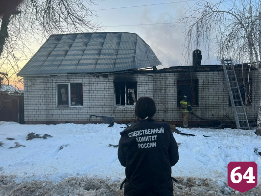 На пожаре под Саратовом сгорела женщина