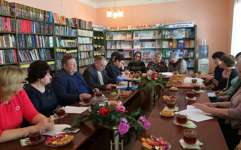 Библиотекари за чаем обсудили с депутатом Госдумы новый конкурс