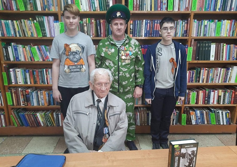 Старейший эпидемиолог встретился со школьниками Саратова