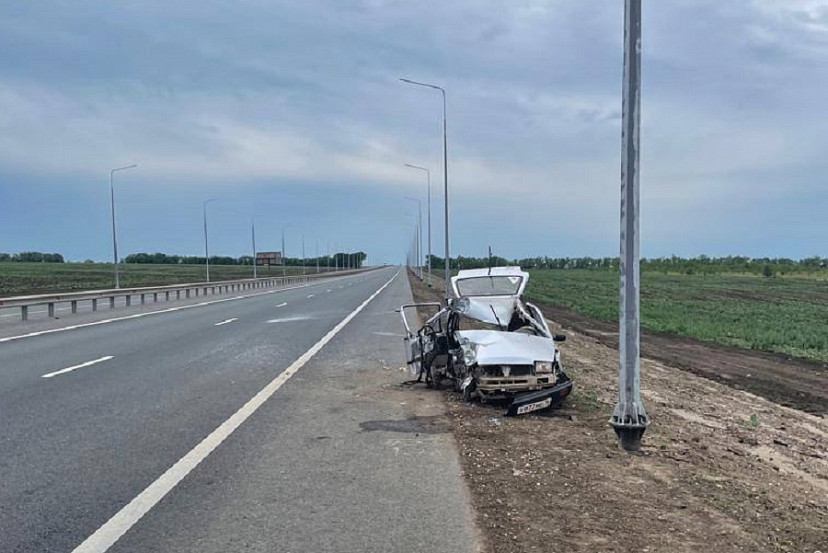 В ДТП у Дубков разбились два человека 