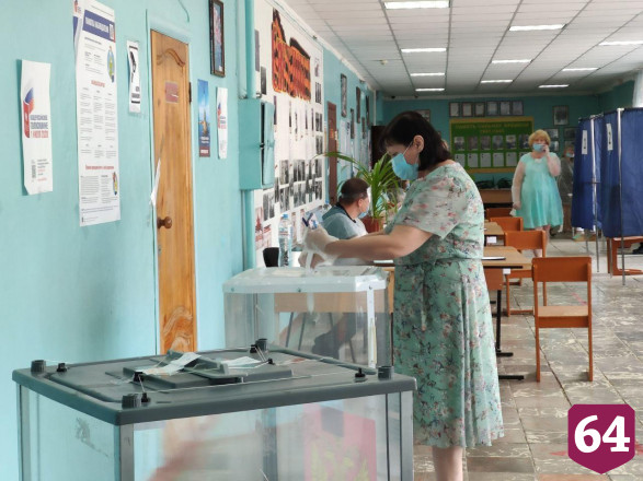 Саратовцы идут голосовать по поправкам в Конституцию для влияния на будущее страны