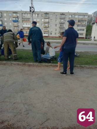 В ДТП под Саратовом иномарки выбросило на тротуар