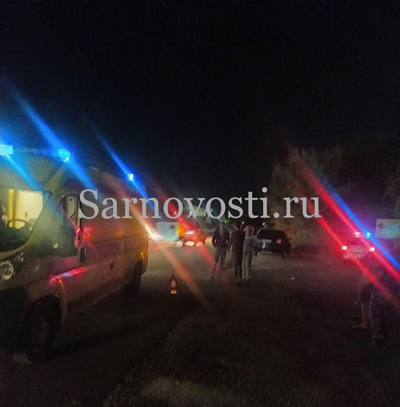 В Саратове мужчина попал под машину и сломал бедро