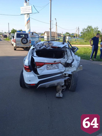 Три человека пострадали в массовом ДТП с автобусом под Саратовом  