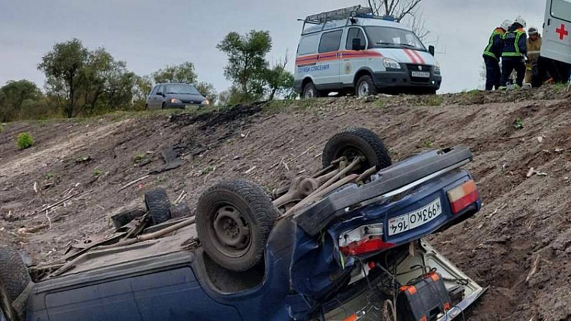 В перевернувшейся на трассе легковушке пострадал 20-летний молодой человек