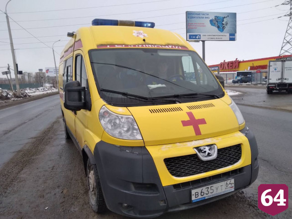 Водитель легковушки разбился в ДТП на выезде из Саратова 