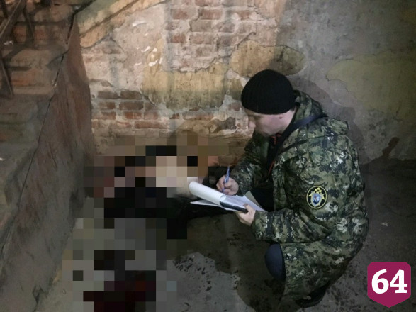 Житель Саратова отправился в магазин и умер в подъезде