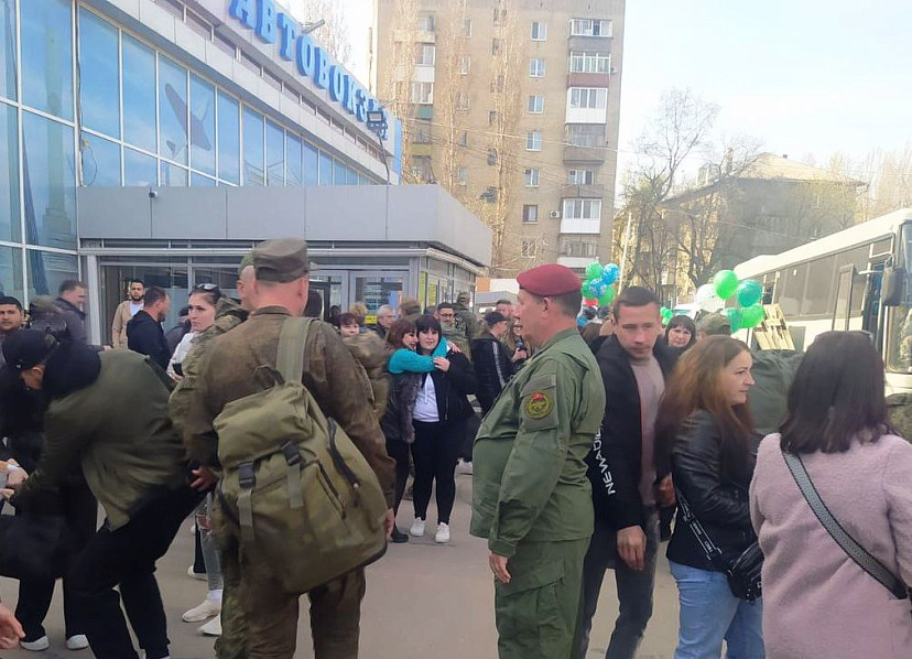 В Саратове встретили прибывших в отпуск участников СВО