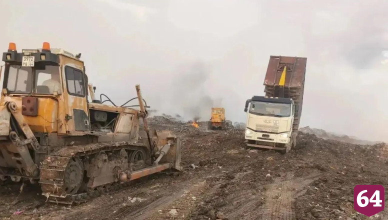 Тушение мусора на полигоне в Энгельсе продолжалось всю ночь