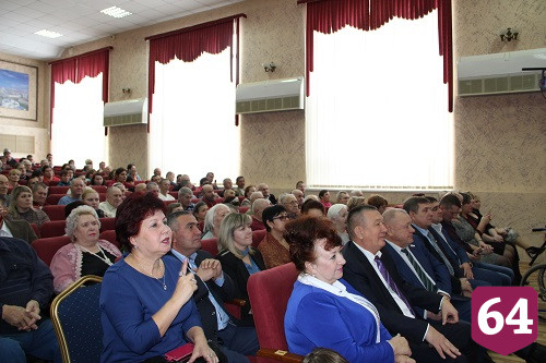 В Энгельсском доме-интернате прошел концерт к Международному дню инвалидов