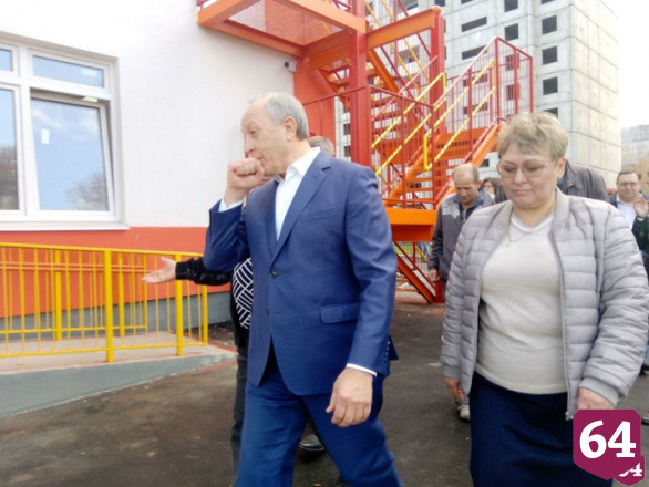 Радаев попросил не сдавать людям полуфабрикат вместо детского сада 