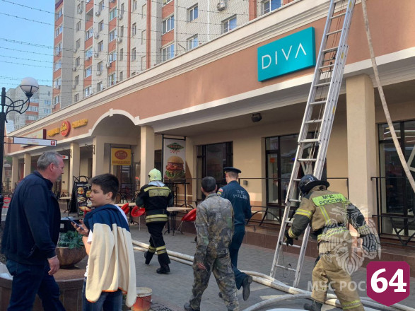 В пиццерии Энгельса вспыхнула фритюрница