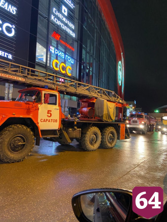 На подземной парковке «Тау Галереи» горел автомобиль