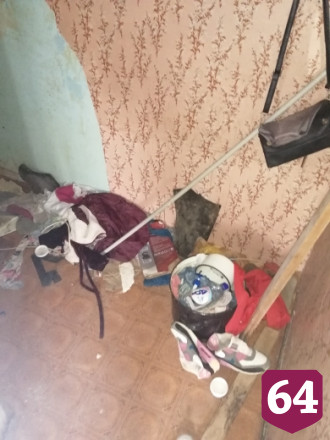 Саратовец из-за бомжей готов заварить дверь соседней квартиры 