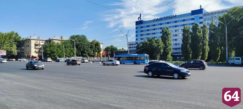 В Саратове завершается ремонт дороги на площади Ленина