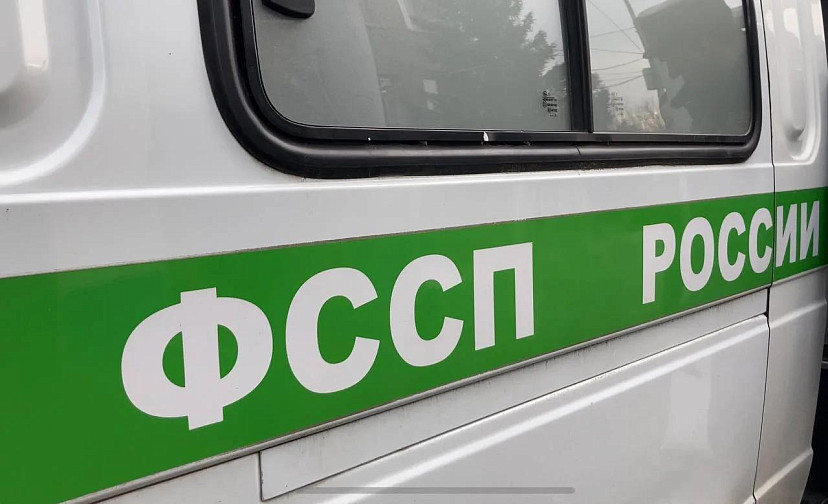 Виновница ДТП в Саратове выплатила ущерб после вмешательства приставов
