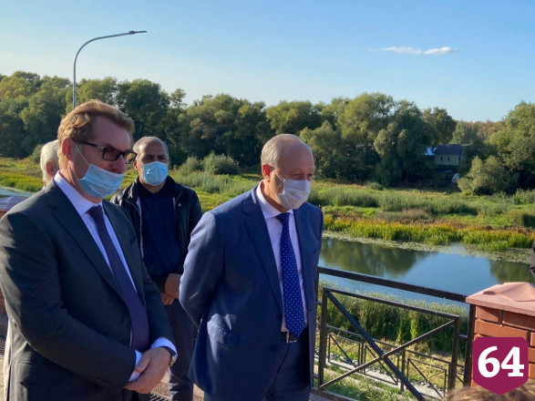 Городской набережной стали посвящать стихи