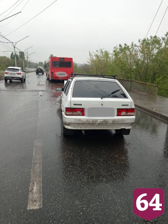 В Саратове водитель легковушки пострадал в ДТП с автобусом № 6