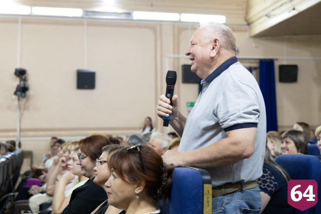 Володин обсудил с жителями развитие районов Саратовской области  