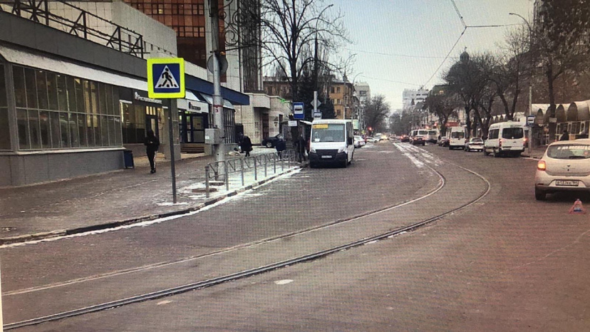Водитель иномарки сбил женщину в Мирном переулке
