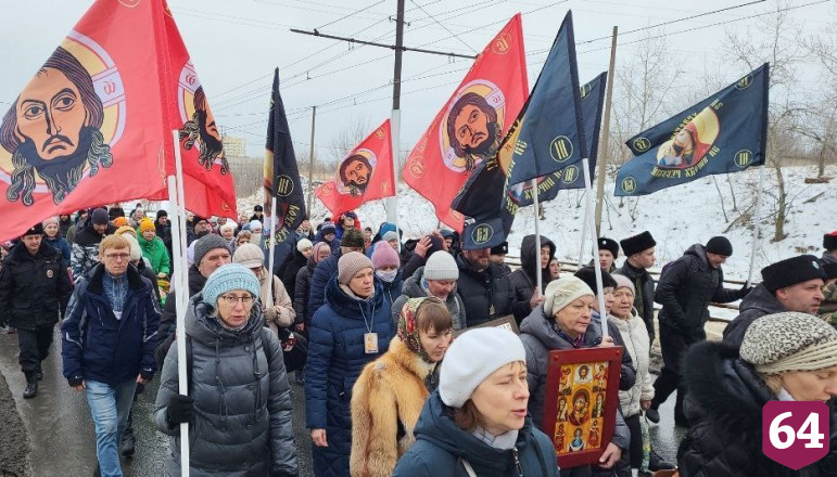 В Саратове состоялся крестный ход в память об Илье Муромце