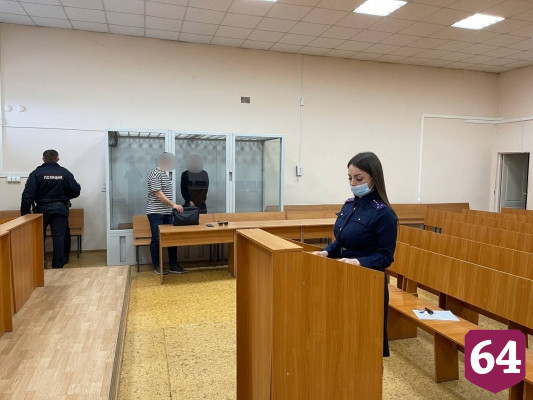 Житель Энгельса убил спящих родителей и спрятал трупы на лоджии