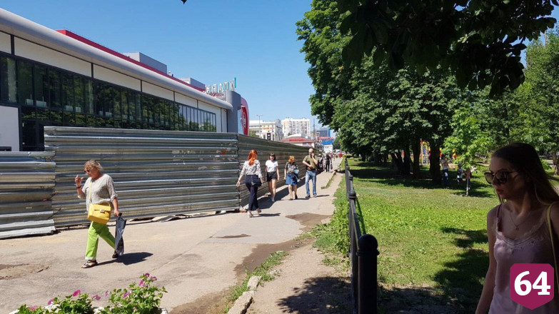 Саратовцы из группы риска продолжают гулять без масок