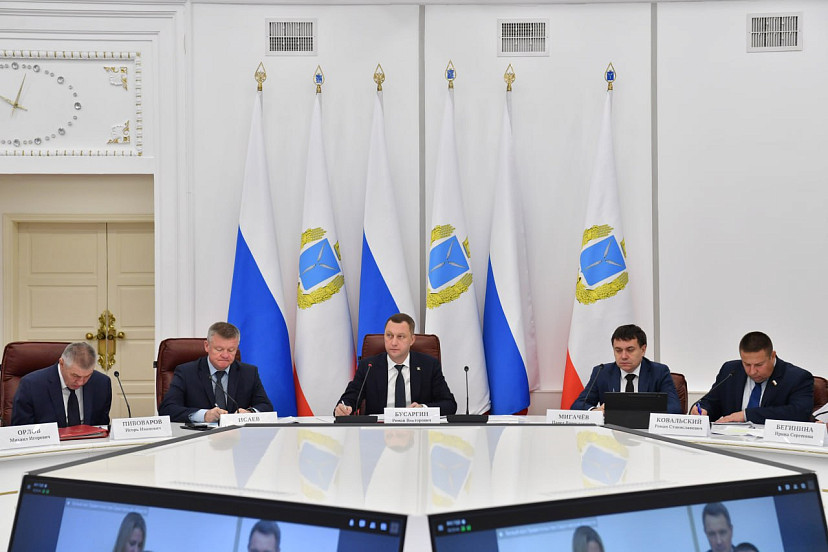 Губернатор потребовал усилить борьбу с гололедицей 