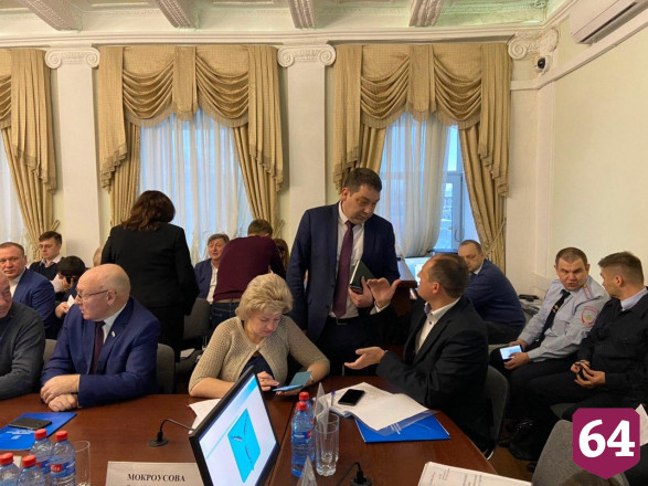 Главную елку Саратова торжественно откроют 21 декабря 
