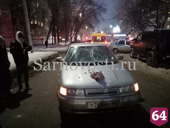 В Саратове пенсионер с картошкой разбил лобовое стекло автомобиля