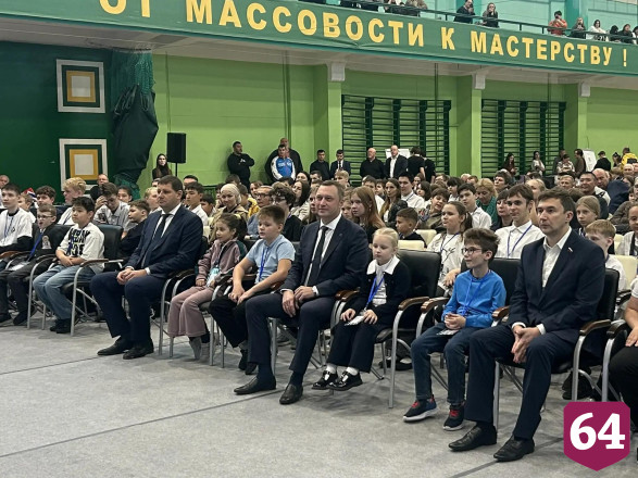 Чемпион мира по шахматам отметил сильные традиции саратовской школы
