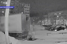 Кража крышек люков на улице Моторной попала на камеры