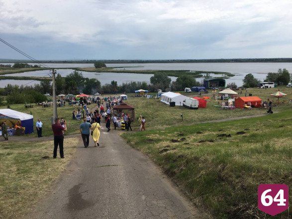 В Саратове на Сабантуе раздадут тысячи порций мороженого