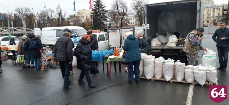 На Театральной площади увеличили продажу овощей