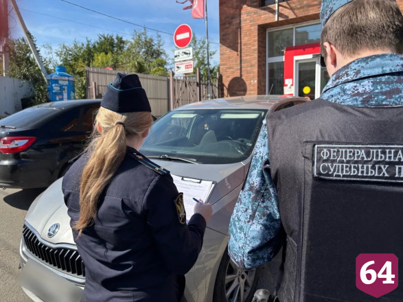Жительница Саратова погасила десятки штрафов после ареста иномарки 