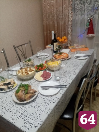 Жители Саратова показали новогодние столы