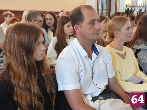 В Саратове победителям международной экопремии вручили принтеры и телевизоры