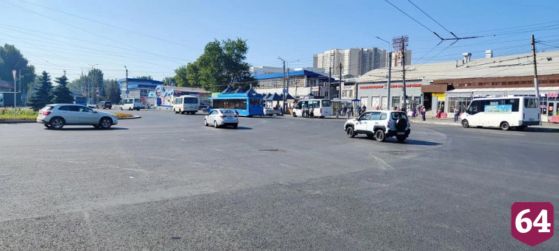 В Саратове завершается ремонт дороги на площади Ленина
